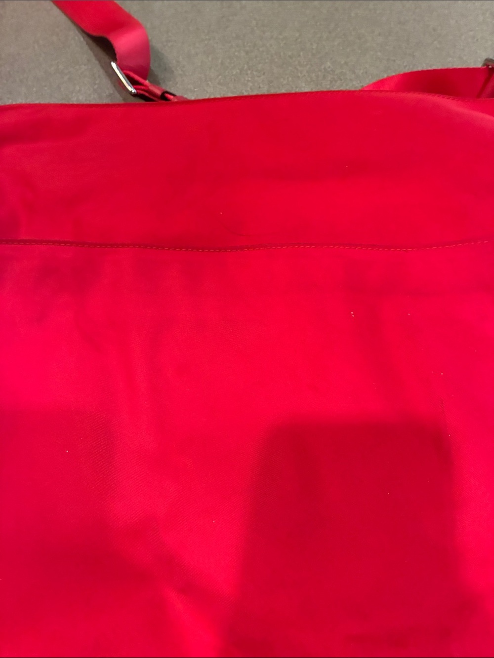 Tumi Bright Red Nylon Shoulder Bag with Front Pocket - Picture 9 of 10